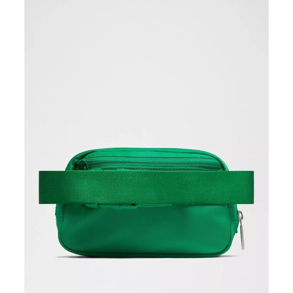 Everywhere Belt Bag 1L - Raceway Green - Picture 2 of 5